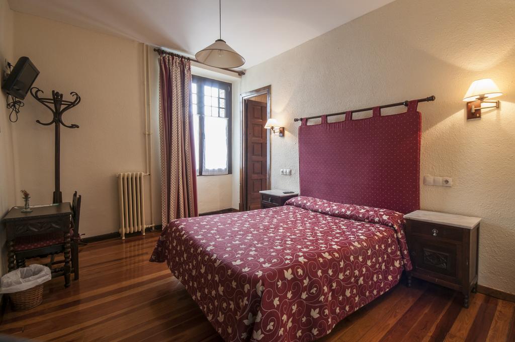 Hostal Ayestaran II Lekunberri Exteriér fotografie